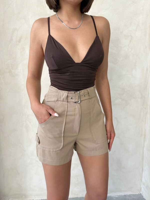 Kemer detaylı gabardin şort bej s25289 - Görsel 5