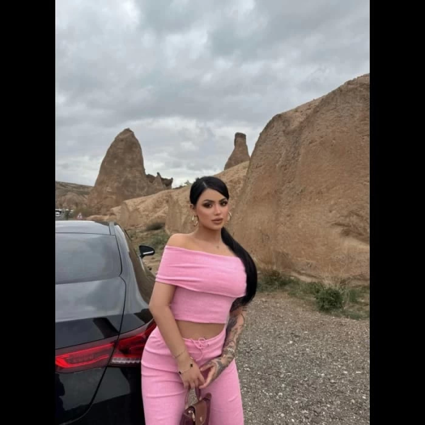 Madonna yaka bol paça pantolonlu takım - Görsel 4